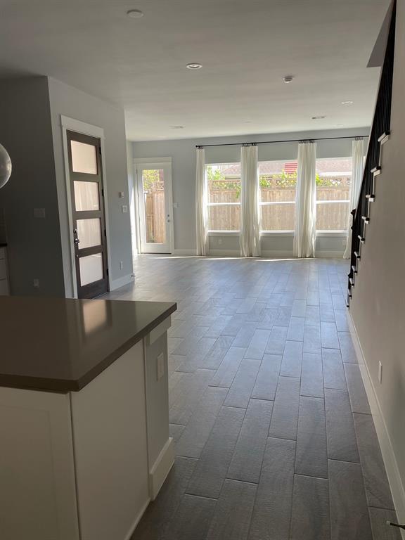 Foto del edificio - 1606 Westside Gardens Ln