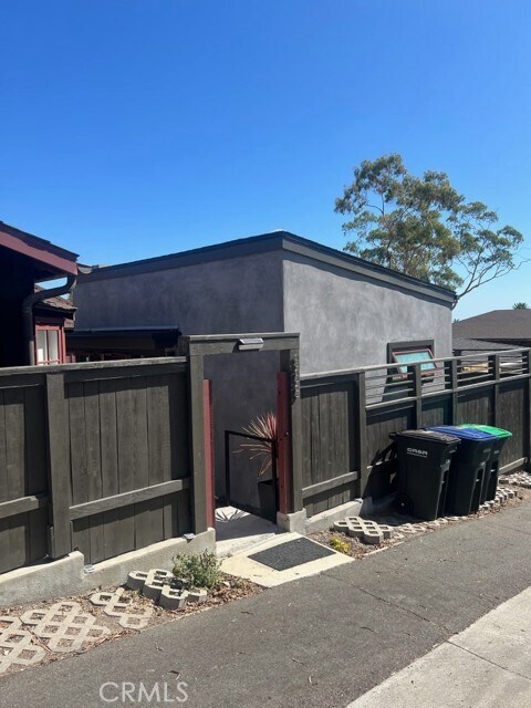 Building Photo - 388 Hawthorne Rd