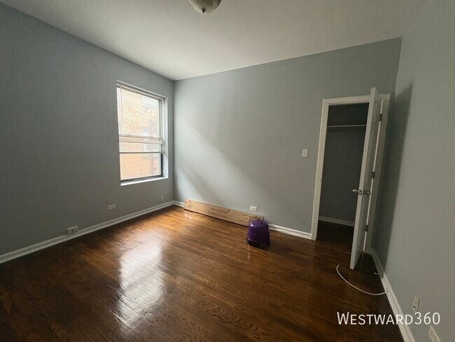 Foto del edificio - 705 E 62nd St