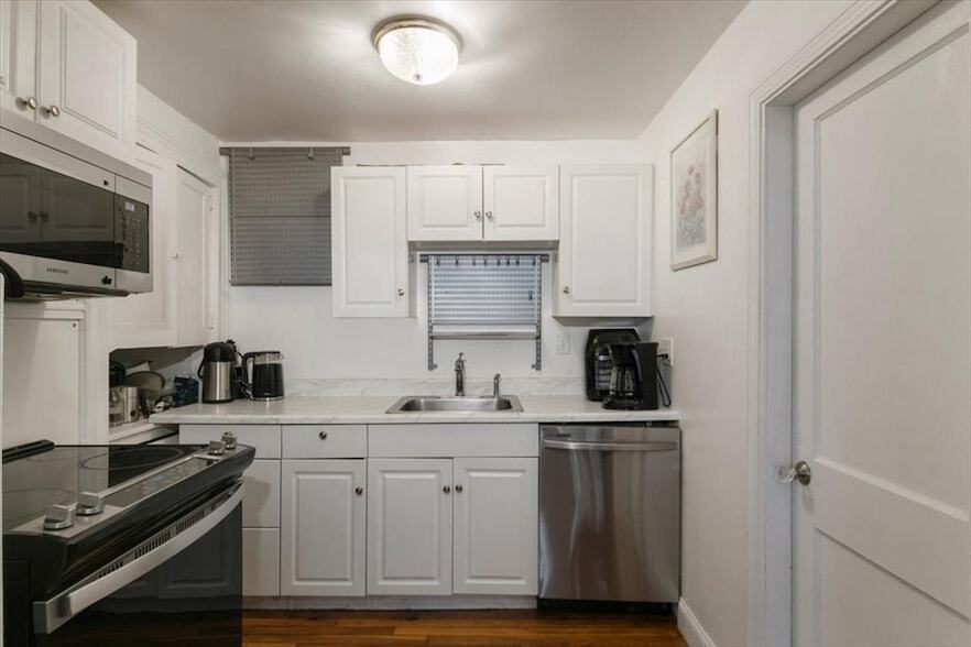 Foto principal - 20 Claflin Rd