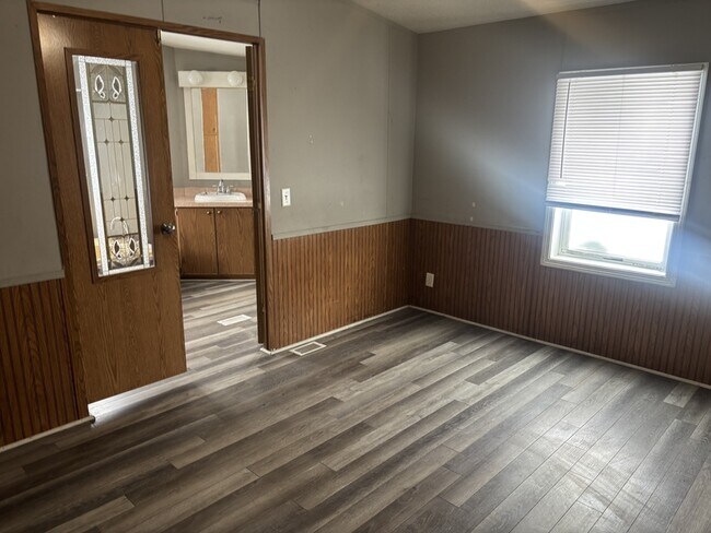 Building Photo - 1735 Blackhawk Dr