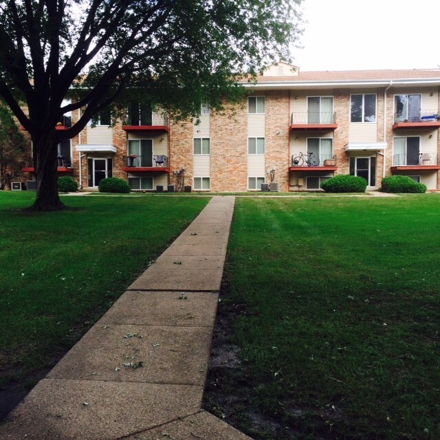 Building Photo - 1824 University Dr