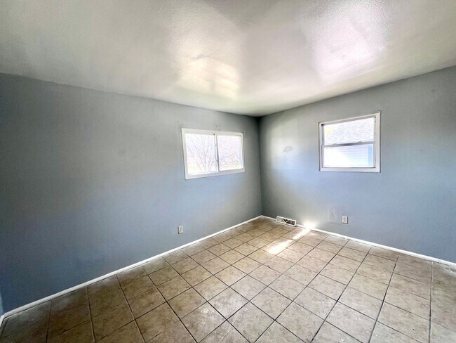 Foto del edificio - 5750-5750A N 65th St