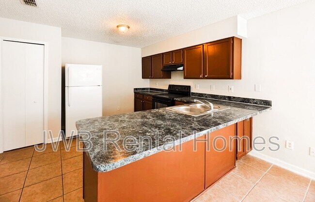 Foto del edificio - 5119 Somerton Ct