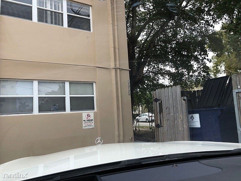 Foto del edificio - 2430 SW 9th St
