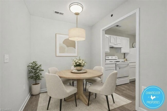 Building Photo - 1041 W Barton St