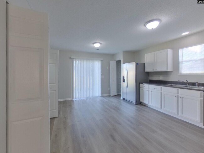 Building Photo - 208 Denby Cir
