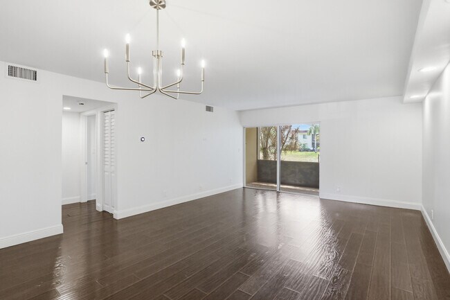 Foto del edificio - 110 NW 70th St