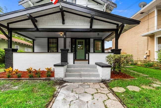 Photo - 2768-2770 College St Apartment