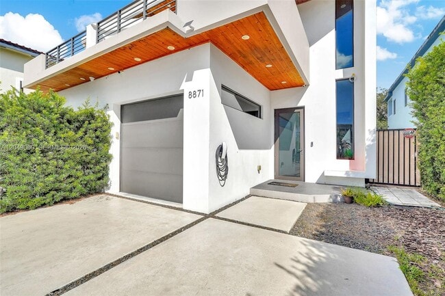 Foto del edificio - 8871 SW 28th St