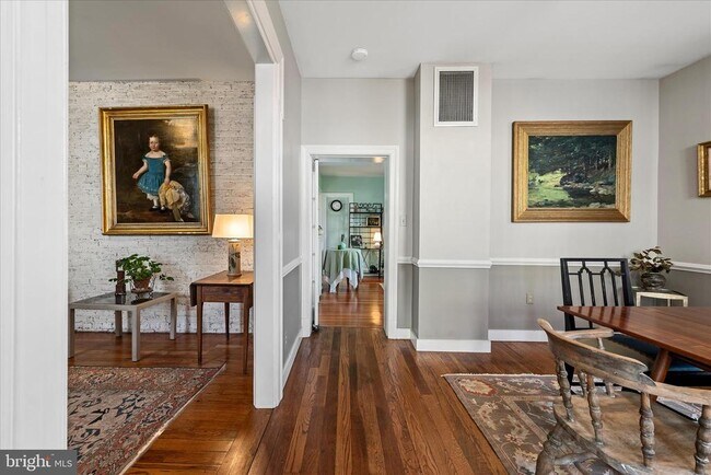 Foto del edificio - 320 S Loudoun St