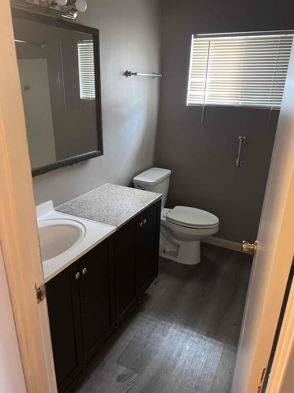 Foto del edificio - 17637 Sultana St