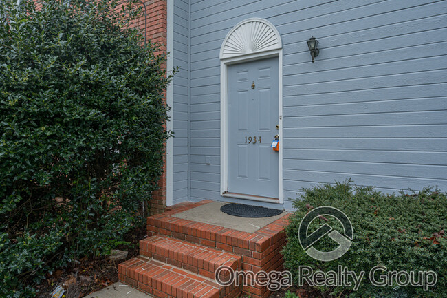 Building Photo - 1934 Live Oak Trace