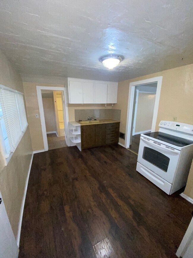 Foto del edificio - Cozy 1 Bed 1 Bath in the North End!