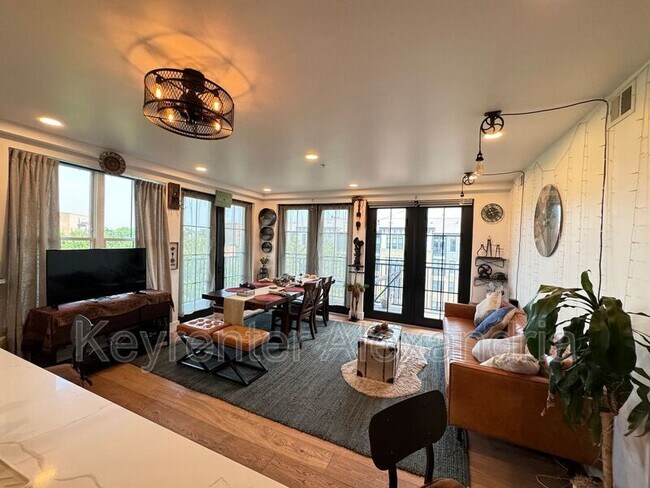 Photo - 1245 N Pierce St Apartment