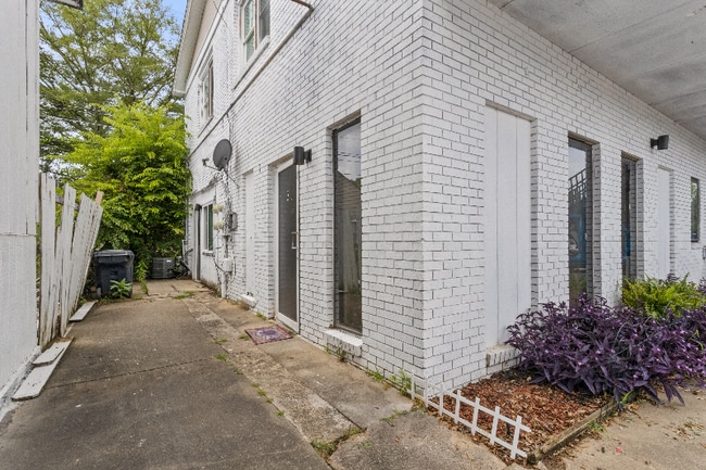 Foto del edificio - 1603 N Main St