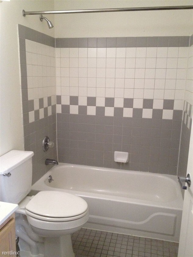 Building Photo - 242 S 49th St