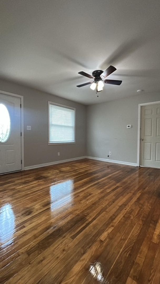 Building Photo - Three Bedroom, One Bath