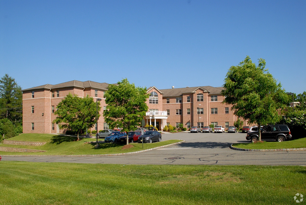 Primary Photo - Jefferson Chase Apartments