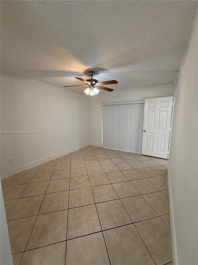 Foto del edificio - 6515 W 27th Ct