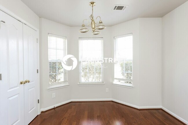 Building Photo - 3 Bedroom Pet-Friendly Home in COVINGTON, GA with Main Street Renewal
