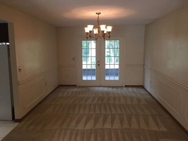 Building Photo - 16603 Ashwood Dr