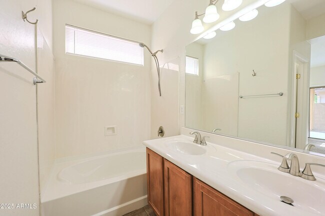 Foto del edificio - 39904 N Bell Meadow Trail