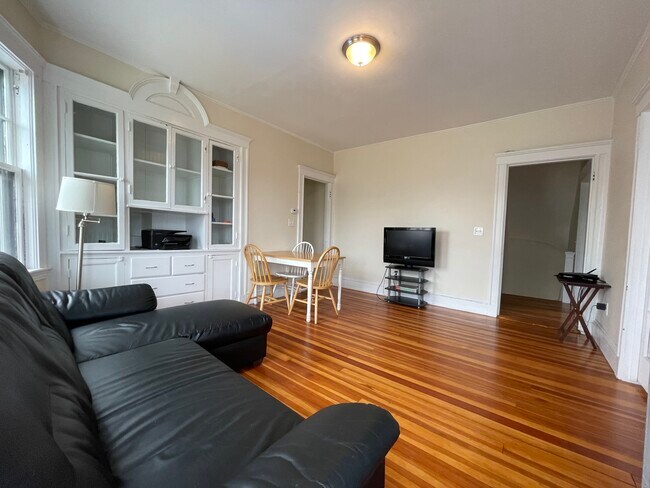Living /Dining room - 40 Monastery Rd