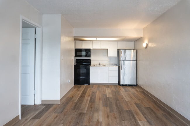 Building Photo - 2765 W Tharpe St