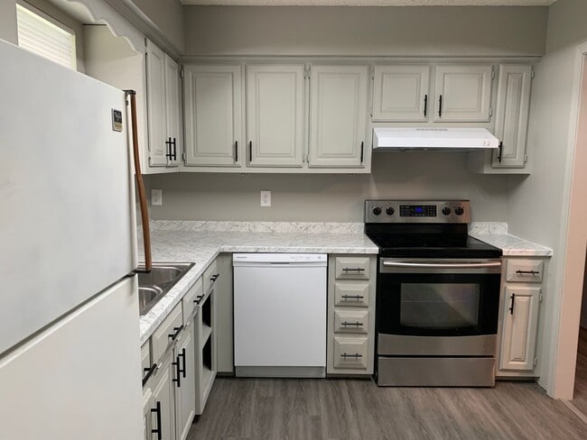 Building Photo - 3028-3030 W 15th St