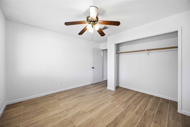 Building Photo - 16202 Mill Point Dr