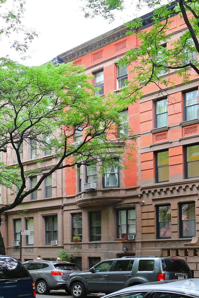Building Photo - 117 W 69th St