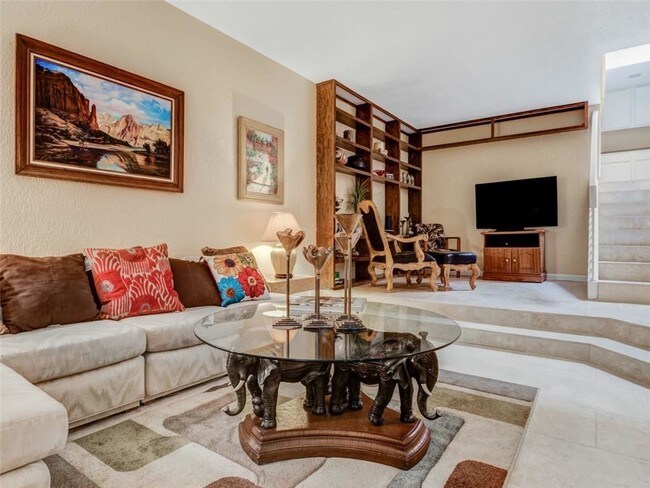 Foto del edificio - 5842 Mira Serena Dr