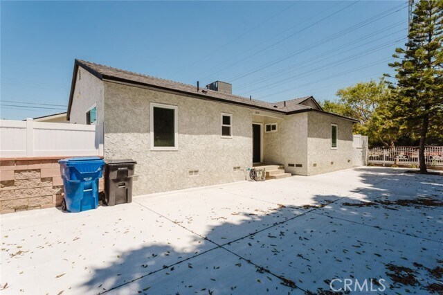 Foto del edificio - 14151 Gager St