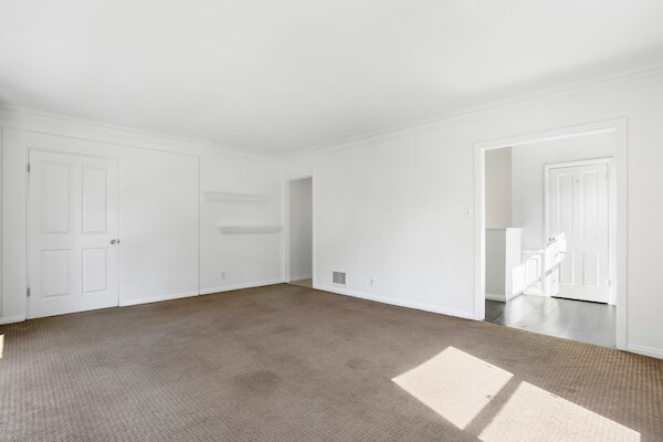 Living Room - 442 Kelton Ave
