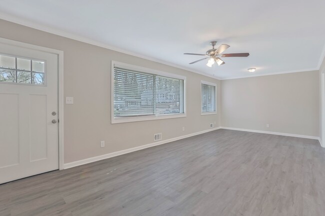 Building Photo - 3140 Columbia Woods Dr
