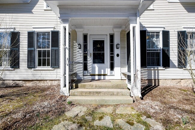 Building Photo - 418 Front St