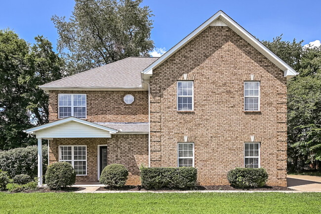 Building Photo - 237 Titans Cir
