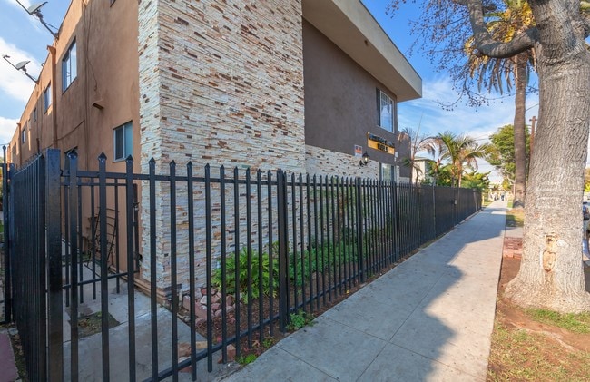 Building Photo - Bay Aire Apartments