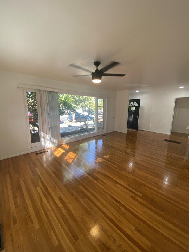 Foto del edificio - 4955 63rd St