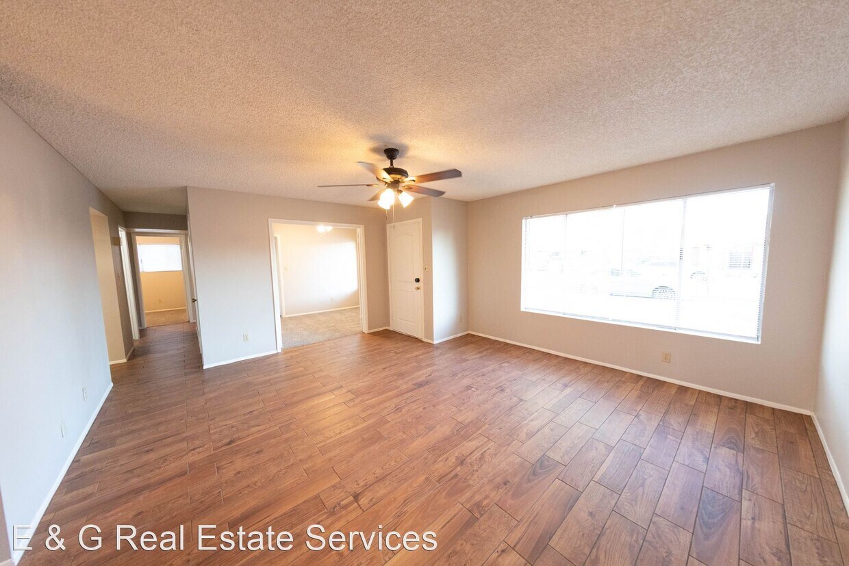 Primary Photo - 4 br, 2 bath House - 4311 E Vineyard Rd
