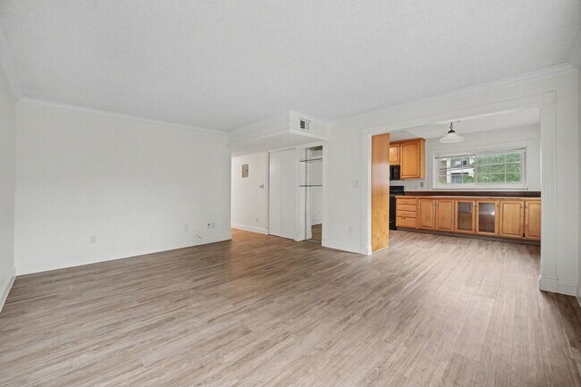 Foto del edificio - 6800 E Tennessee Ave