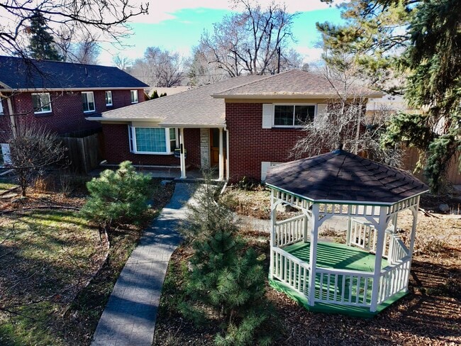 Photo - 1105 N Monaco Street Pky House