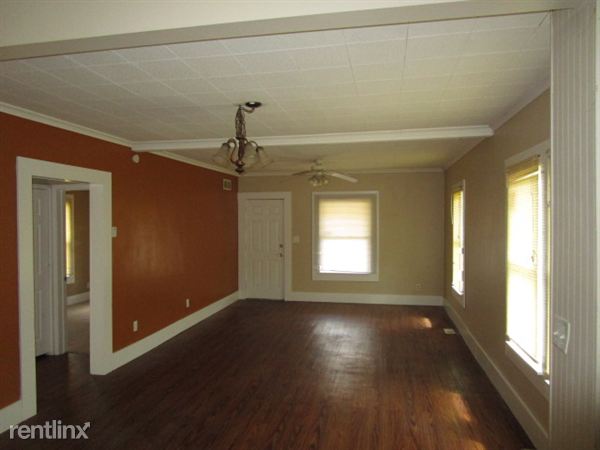 Building Photo - 1028 Barney Ave