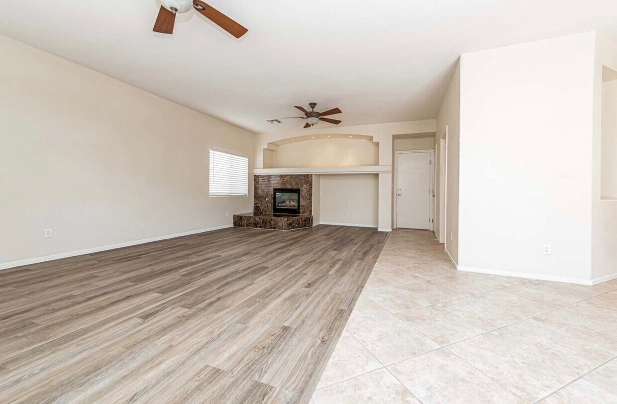 Building Photo - 8912 W Wolf Dancer Ave