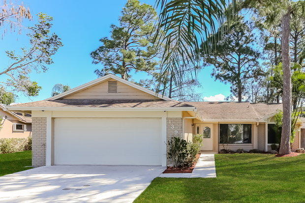 Primary Photo - 139 Parkwood Dr