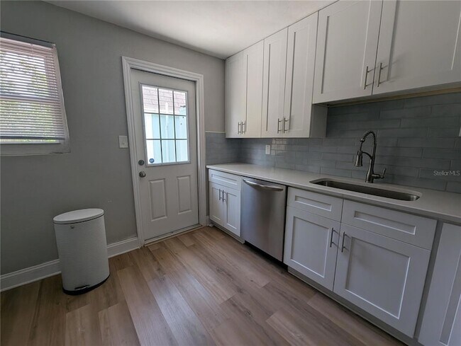 Foto del edificio - 4534 43rd Ave N