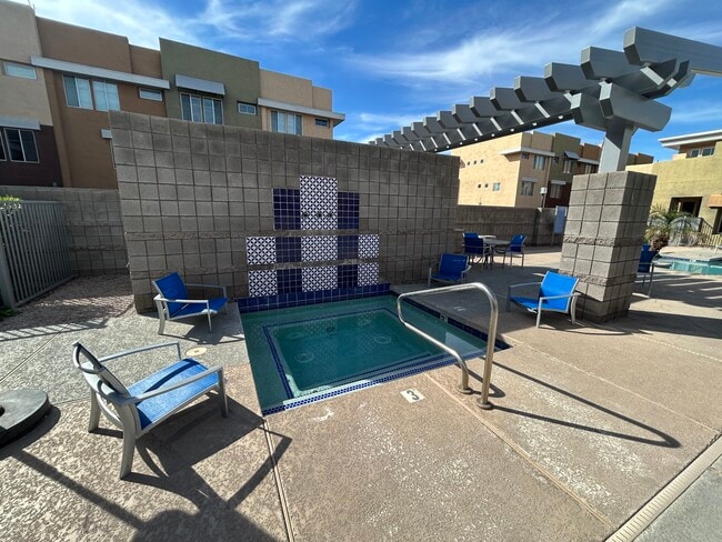 Building Photo - 6605 N 93rd Ave