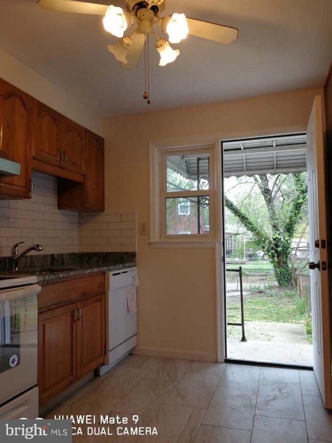 Foto del edificio - 64 Garden Ridge Rd