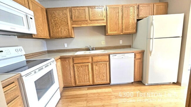 Foto del edificio - 4300 Trenton Ln N